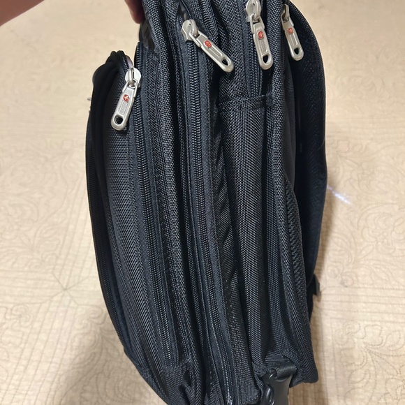 SwissGear Travel Laptop Backpack - Picture 9 of 10